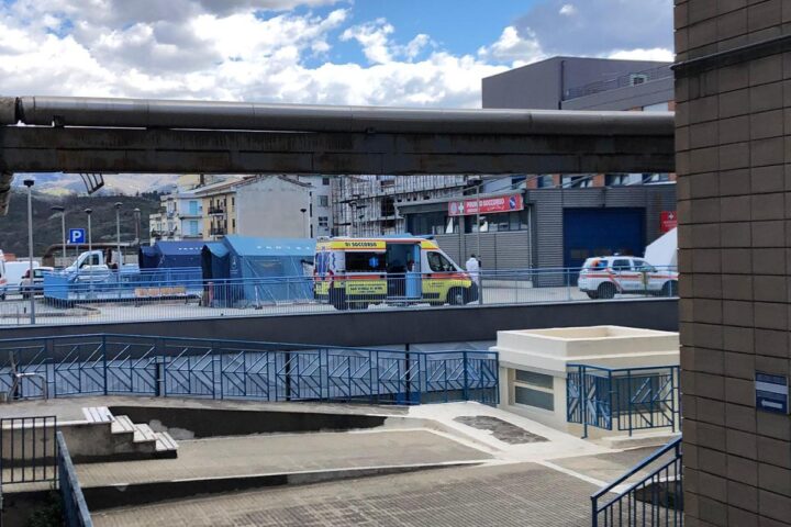 Nuovo caso di botulismo a Cosenza, paziente in terapia intensiva dopo intossicazione