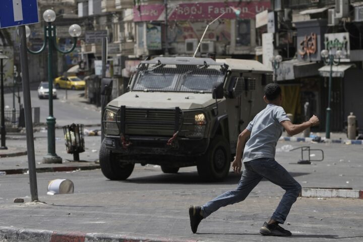 Operazione militare israeliana di oltre 10 ore a Nablus, 27 feriti tra i palestinesi