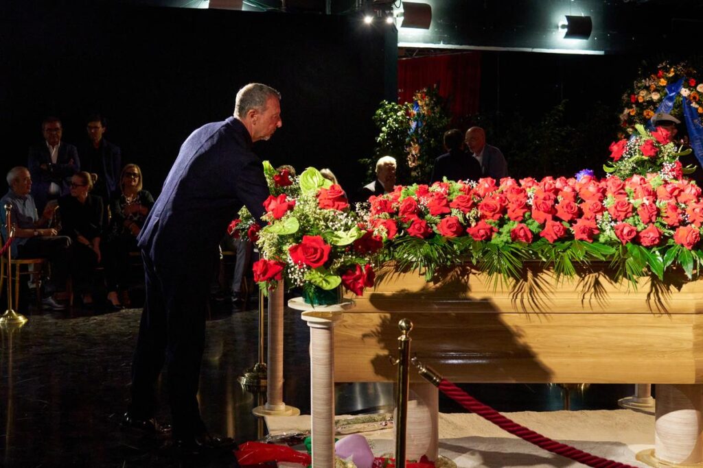 Pippo Baudo: oggi i funerali a Militello in Val di Catania con partecipazione istituzionale