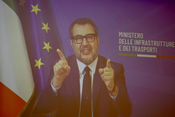 Ponte sullo Stretto, approvazione imminente: l'annuncio di Salvini in videoconferenza dalle Marche