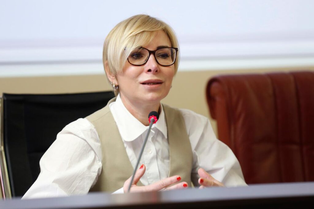 Rachele Mussolini: “È necessaria un'educazione al rispetto” dopo la diffusione di foto rubate