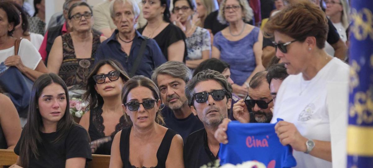 Ragazza muore alla festa di laurea, il parroco chiede spiegazioni