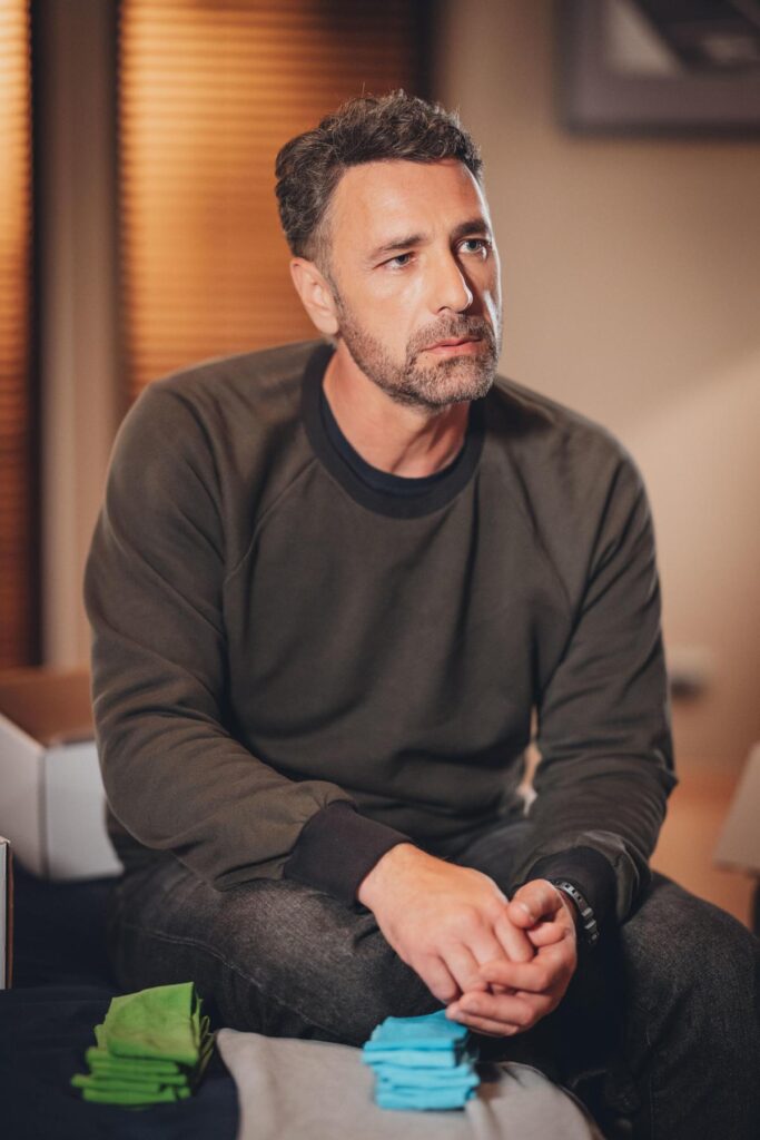 Raoul Bova registra il marchio "occhi spaccanti", mossa inaspettata contro il gossip