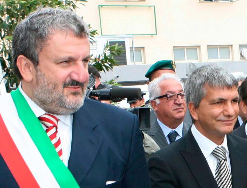 Regionali in Puglia, Vendola avanza la sua candidatura mentre Decaro e Emiliano discutono le divergenze