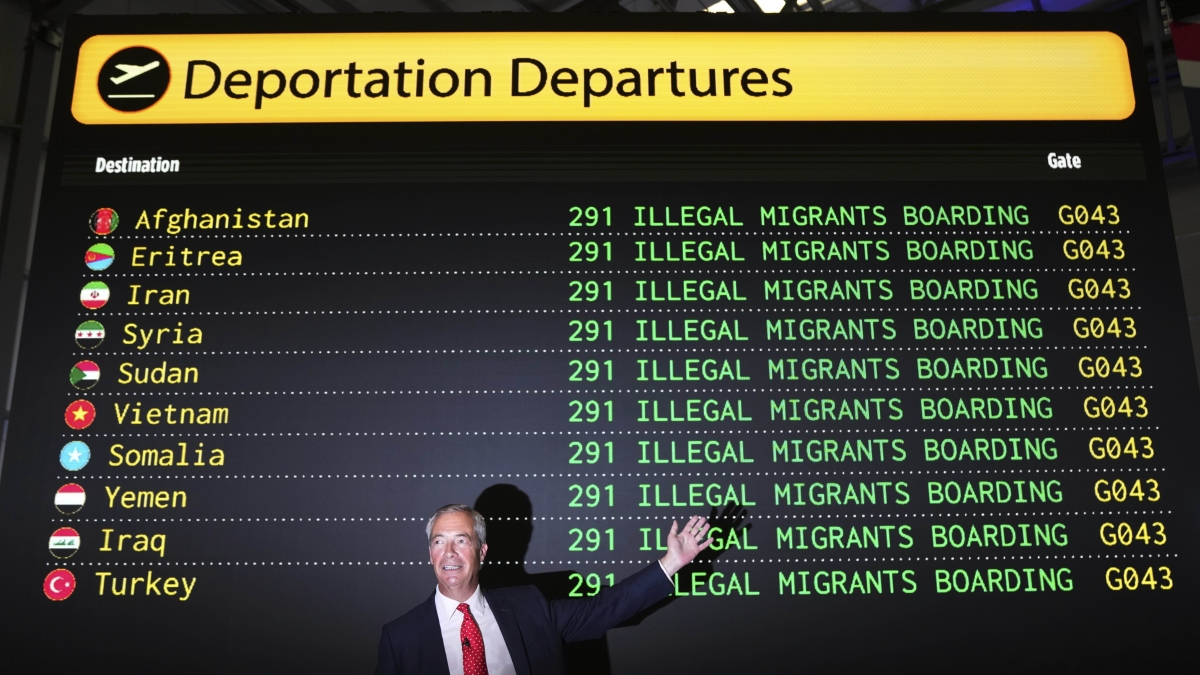 Regno Unito, Farage propone espulsione di 600 mila immigrati e incentivi ai paesi d'origine