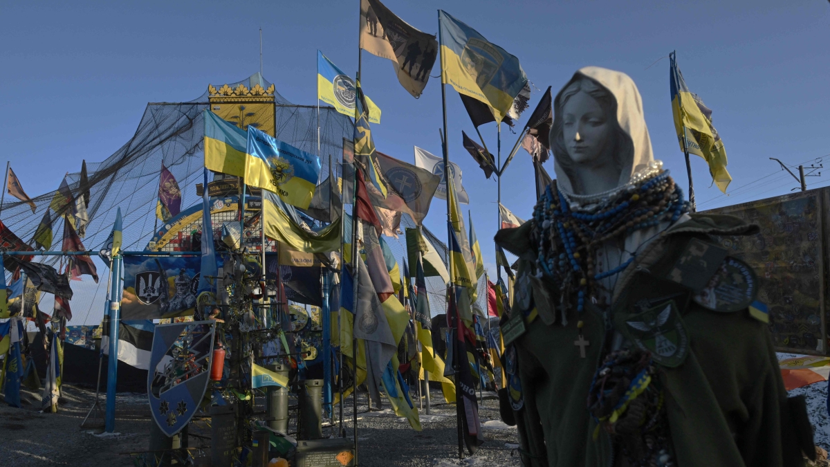 Reti da pesca come strumento di protezione ucraina contro i droni russi nel Donbass