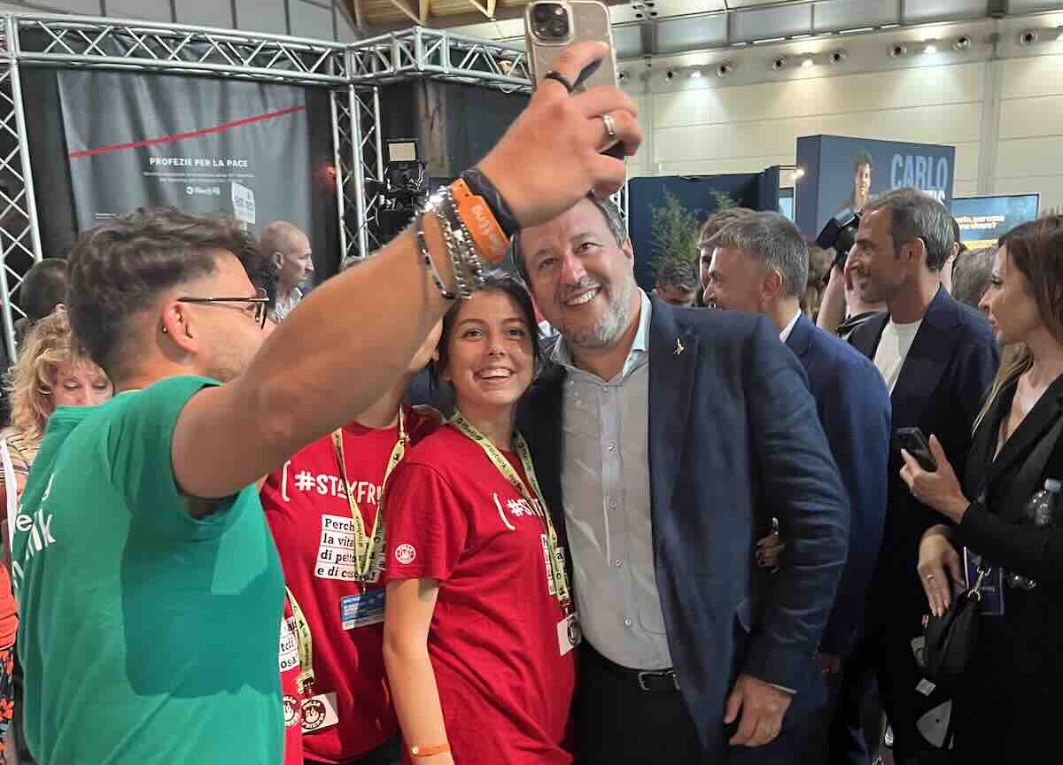 Salvini rassicura su Macron e truppe in Ucraina: «Mai soldati italiani»