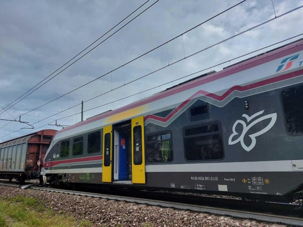 Scontro tra treno merci e regionale sulla linea Brennero-Trento: due feriti lievi e circolazione sospesa