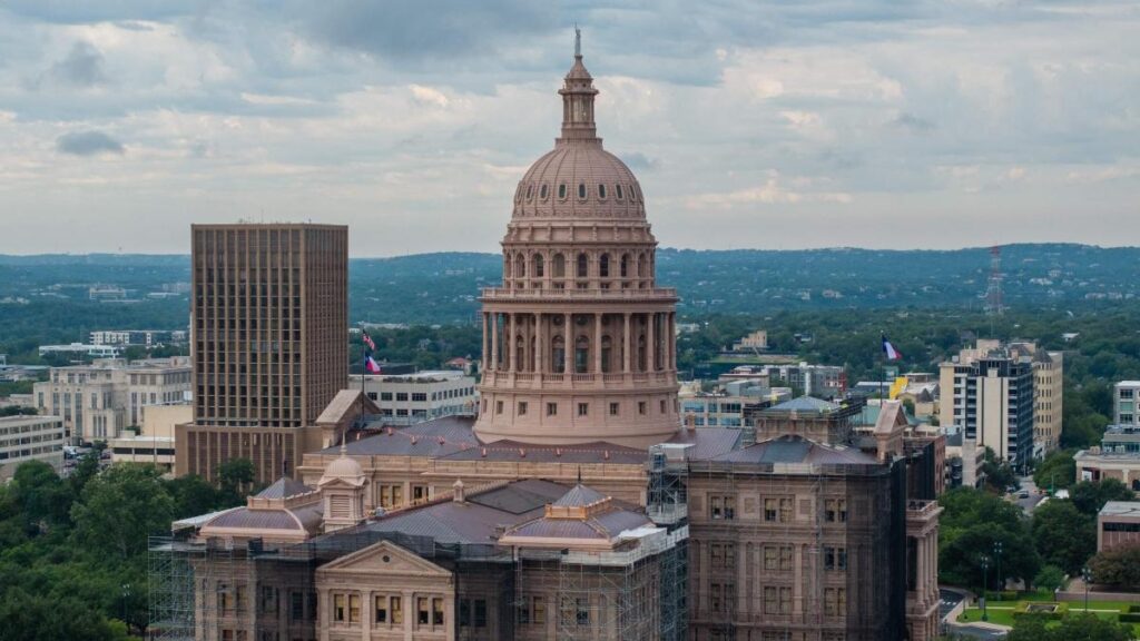 Texas, i democratici fuggono dal Parlamento per evitare il cambiamento dei collegi