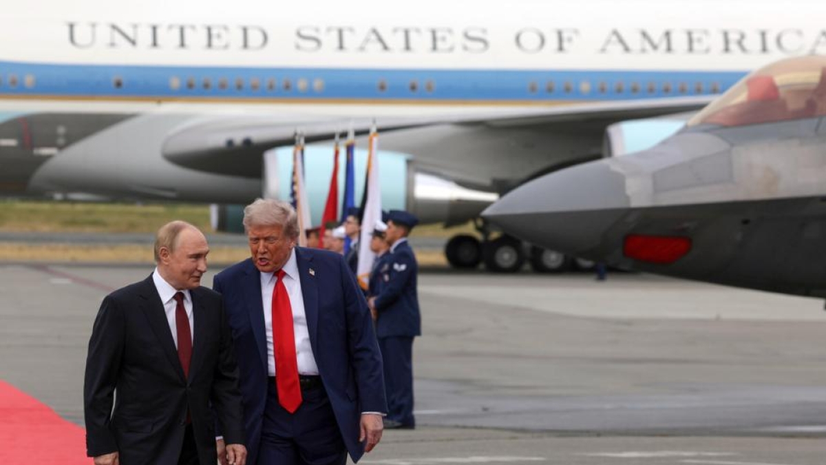 Trump e Putin si incontrano: il Kyiv Independent critica il summit come «disgustoso e inutile»