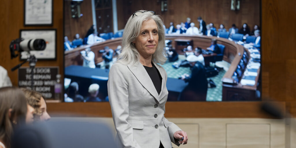 Trump licenzia la direttrice dei CDC, scatenando dimissioni in massa nell'agenzia sanitaria