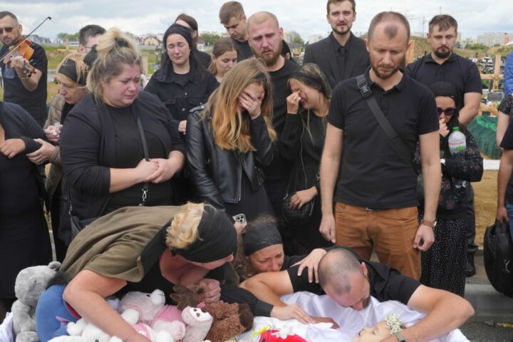 Trump minaccia nuove sanzioni mentre si occupa di affari con la Russia, Dnipro in allerta