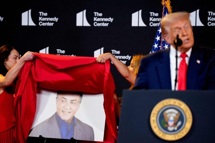 Trump presenta il suo «Pantheon» al Kennedy Center: da Gloria Gaynor a Sylvester Stallone e i Kiss