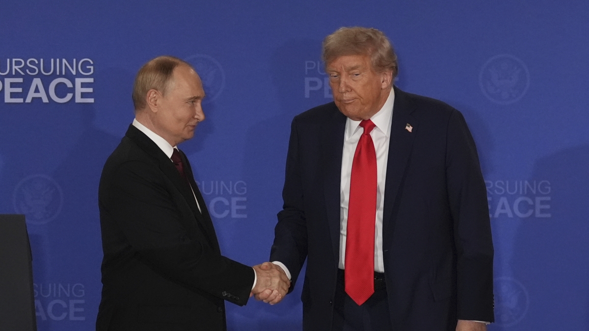 Trump sorprende durante la conferenza stampa dopo il vertice con Putin a Mosca