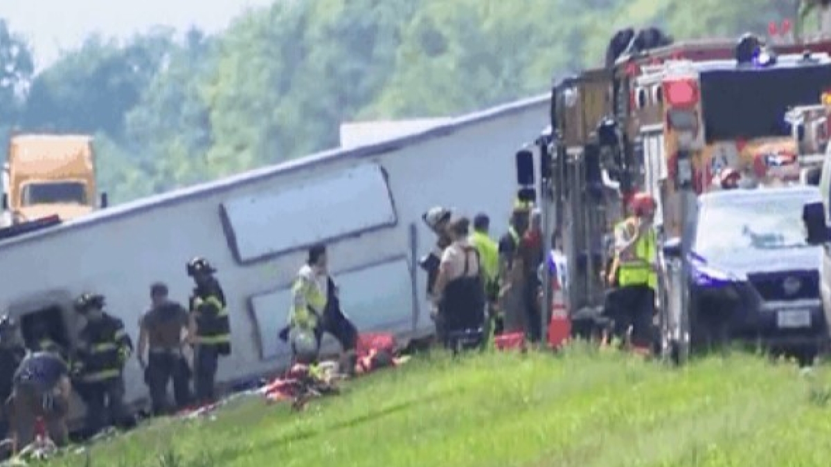Un autobus di turisti si ribalta nello Stato di New York: 5 morti, vittime di provenienza asiatica