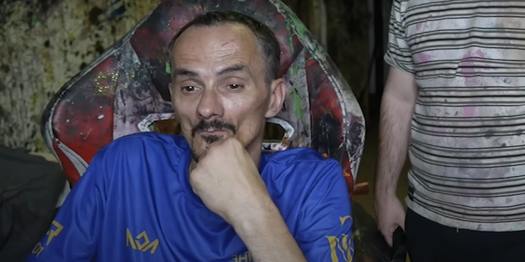 Un uomo francese muore in diretta dopo aver subito umiliazioni e violenze per oltre 12 giorni