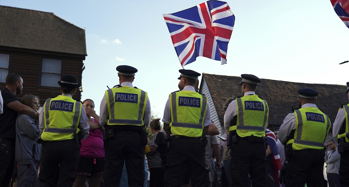 Una corte di appello britannica autorizza l'alloggio di 138 richiedenti asilo in un hotel a Epping