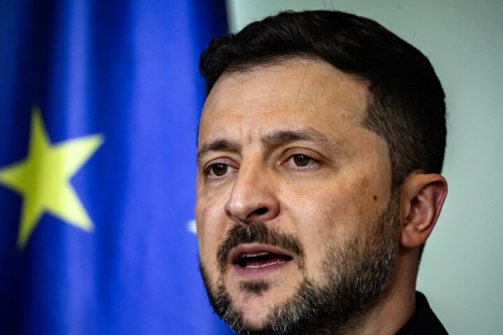 Zelensky a Washington: «Non cediamo territori», il sostegno europeo è fondamentale