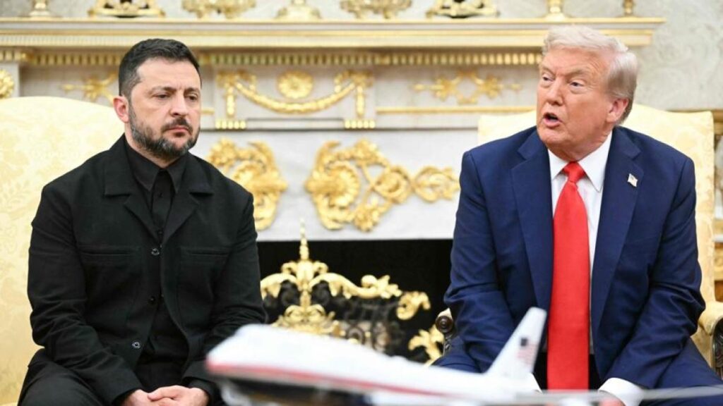 Zelensky si presenta alla Casa Bianca in abito nero per un possibile segnale di distensione