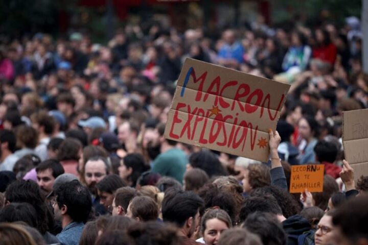 200 mila manifestanti in Francia chiedono le dimissioni di Macron