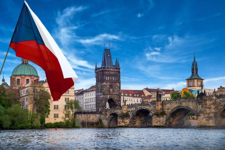 Il capo dell’intelligence ceca avverte: la Russia mira a minare la fiducia nelle istituzioni