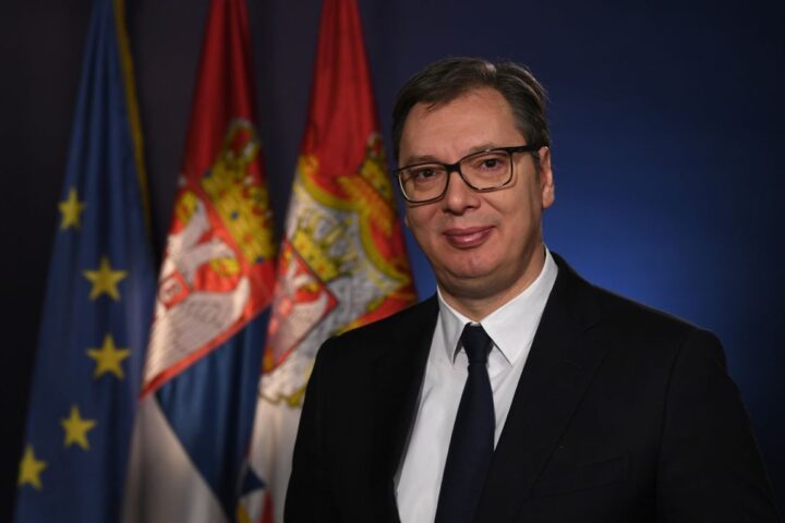 Vučić ringrazia la Russia per l’allerta su una presunta “rivoluzione colorata”