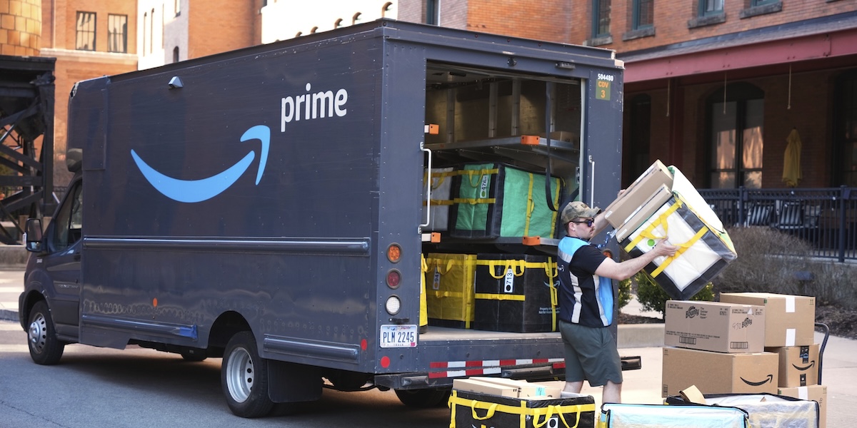 Amazon paga 2,5 miliardi di dollari per chiudere causa su pratiche scorrette legate a Prime