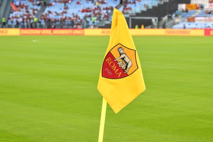 Arrestati a Nizza 102 ultras della Roma con armi e oggetti pericolosi