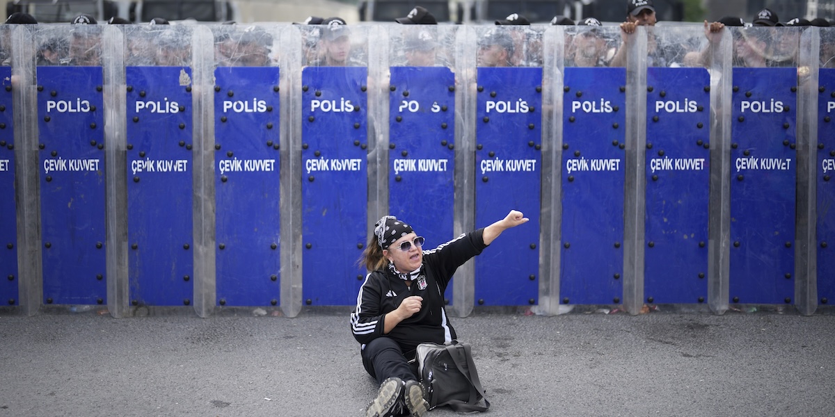 Arrestato il sindaco di Bayrampaşa, Hasan Mutlu, nell'ambito della repressione giudiziaria in Turchia