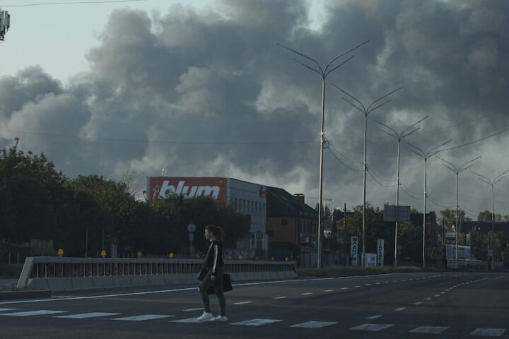 Attacco russo con droni e missili su Kiev: due morti e diversi feriti