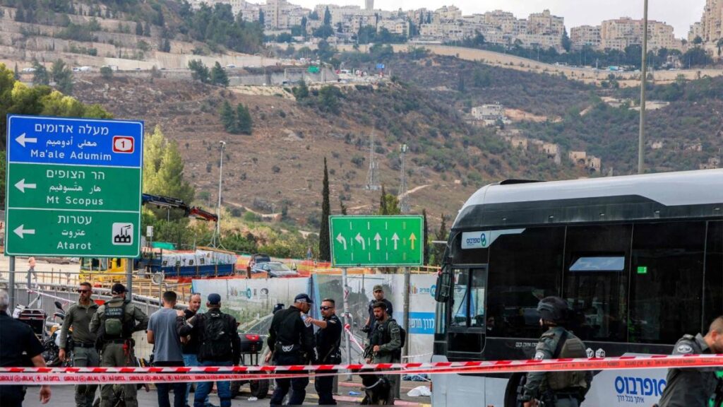 Attentato a Gerusalemme Est: quattro morti e uno in condizioni critiche, due terroristi neutralizzati