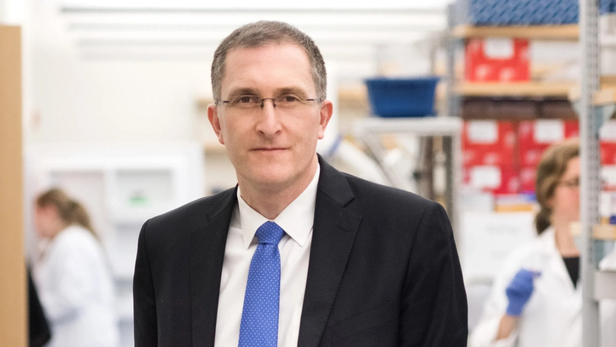 Baccarelli, il professore italiano citato da Trump avverte: paracetamolo in gravidanza potrebbe causare effetti neurologici nei bambini