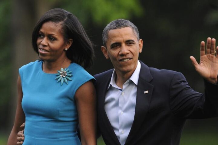 Barack e Michelle Obama atterrano a Genova con "no fly zone", attesi a Portofino da Spielberg