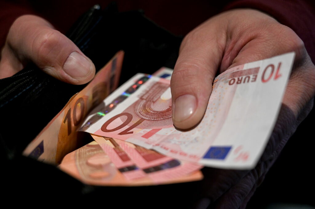 Bce: il contante rimane fondamentale in situazioni di crisi, raccomandazioni per le famiglie