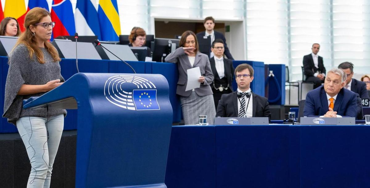 Bruxelles approva l'immunità per Ilaria Salis, decisivo il voto della commissione giuridica