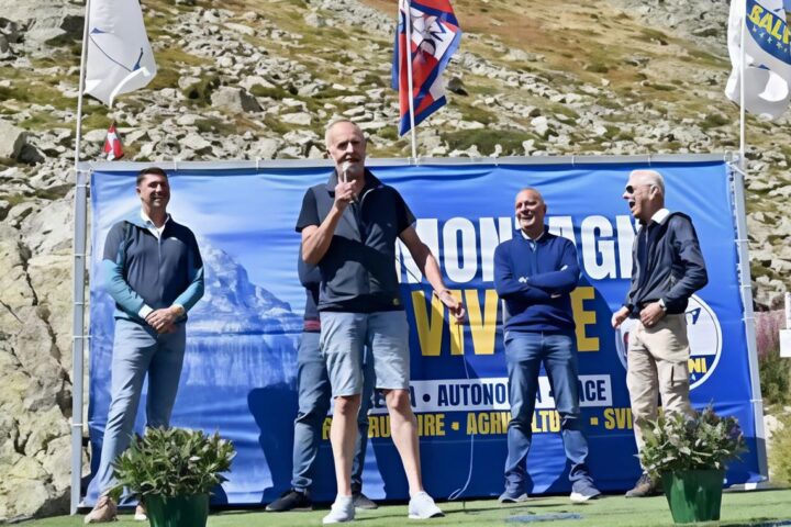 Calderoli e il sogno padano: riflessioni sulla secessione e l'autonomia della Lega