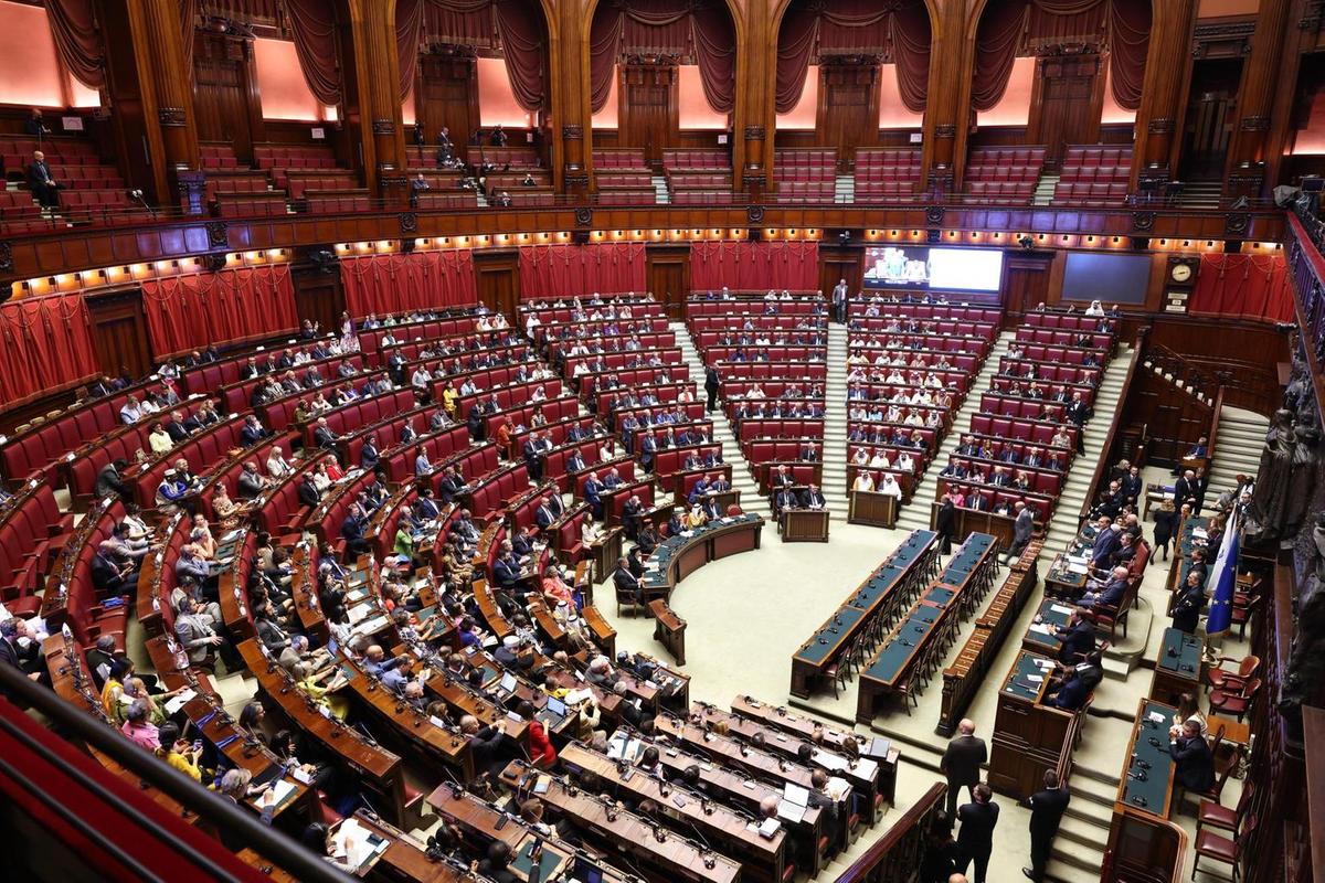Camera approva la riforma per la separazione delle carriere dei magistrati, ma tensioni in aula