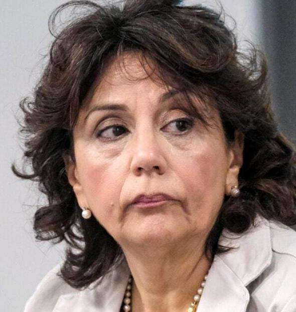 Candidatura di Donatella Di Cesare in Calabria provoca scontro tra destra e sinistra