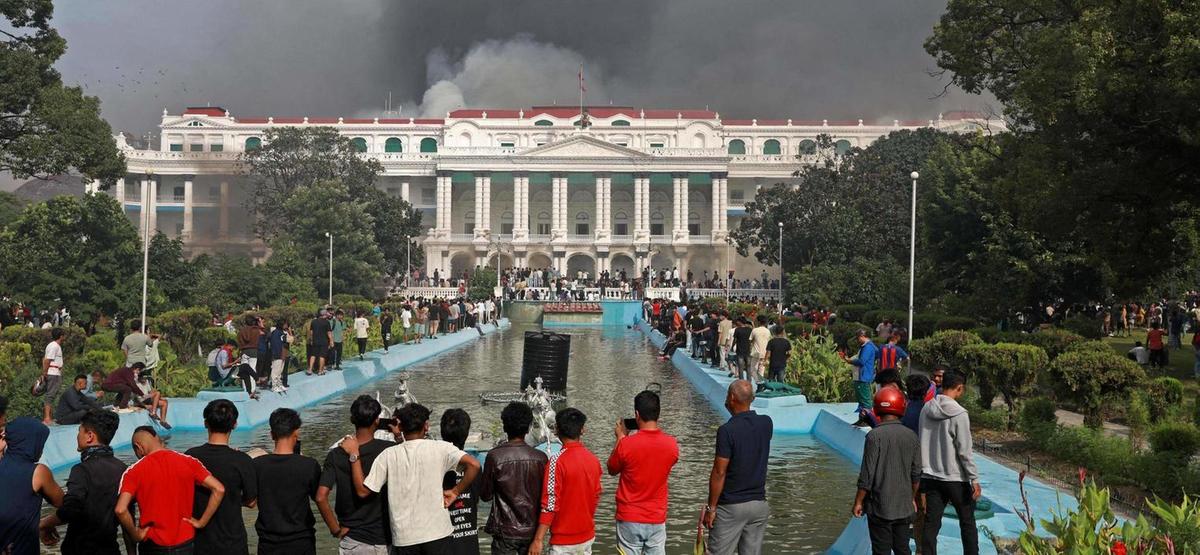 Caos in Nepal: 22 morti nelle proteste contro il governo e le violenze giovanili