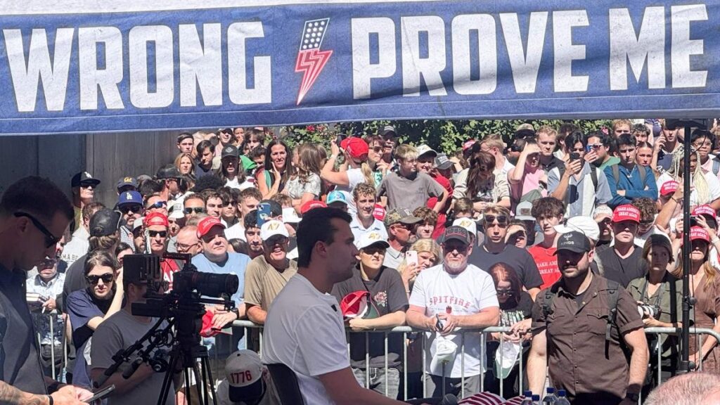 Charlie Kirk, influencer di destra, si definisce provocatorio dopo un evento di grande impatto