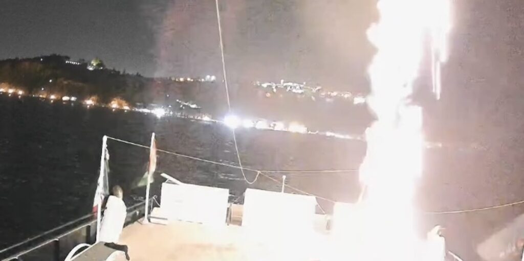 Colpita in Tunisia un'altra barca della Global Sumud Flotilla durante la notte