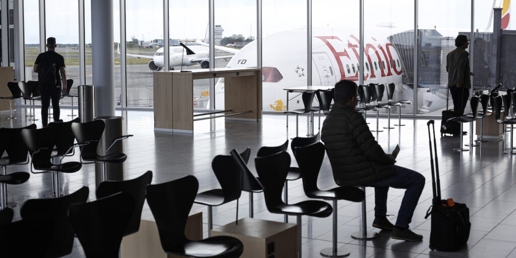 Copenaghen: aeroporto chiuso per droni non identificati, voli cancellati e reindirizzati