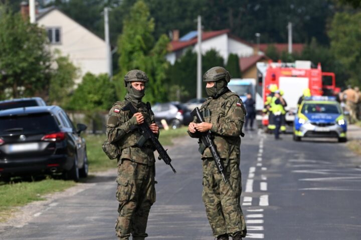 Droni russi abbattuti in Polonia: la Nato interviene per la sicurezza aerea