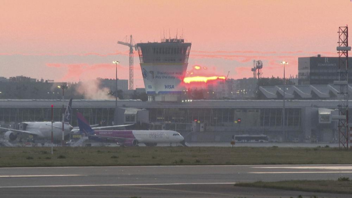Droni russi violano lo spazio aereo polacco, Varsavia avverte: «Rischi reali per i cittadini»