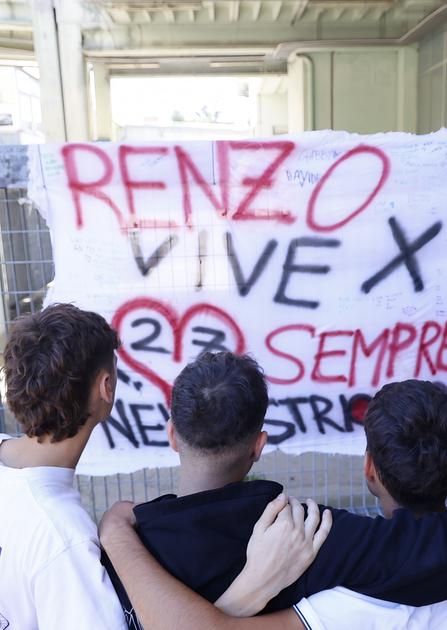 Due ragazzi morti in un incidente stradale a Pisa durante una sfida in moto