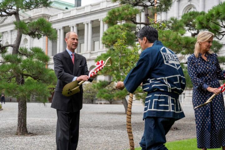 Edoardo e Sophie di Edimburgo in Giappone per l'Expo, incontri con la famiglia imperiale e rifugiati ucraini