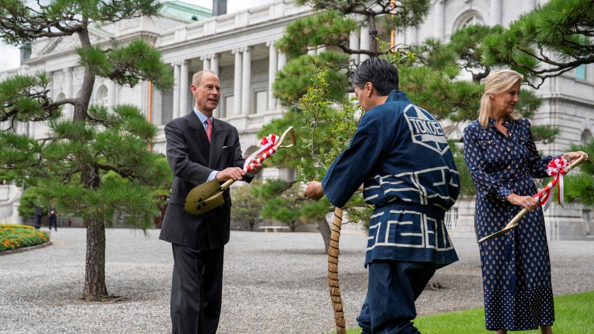 Edoardo e Sophie di Edimburgo in Giappone per l'Expo, incontri con la famiglia imperiale e rifugiati ucraini