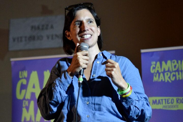 Elly Schlein critica Meloni: “Attacchi inaccettabili alla missione internazionale”