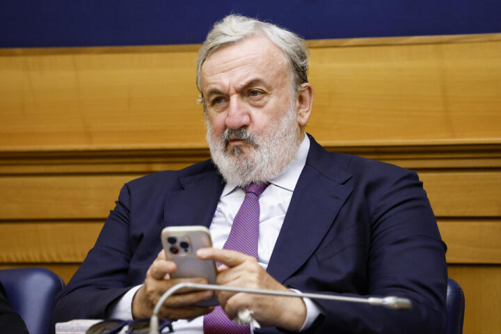 Emiliano cambia posizione: «Mi candido se anche Vendola partecipa»