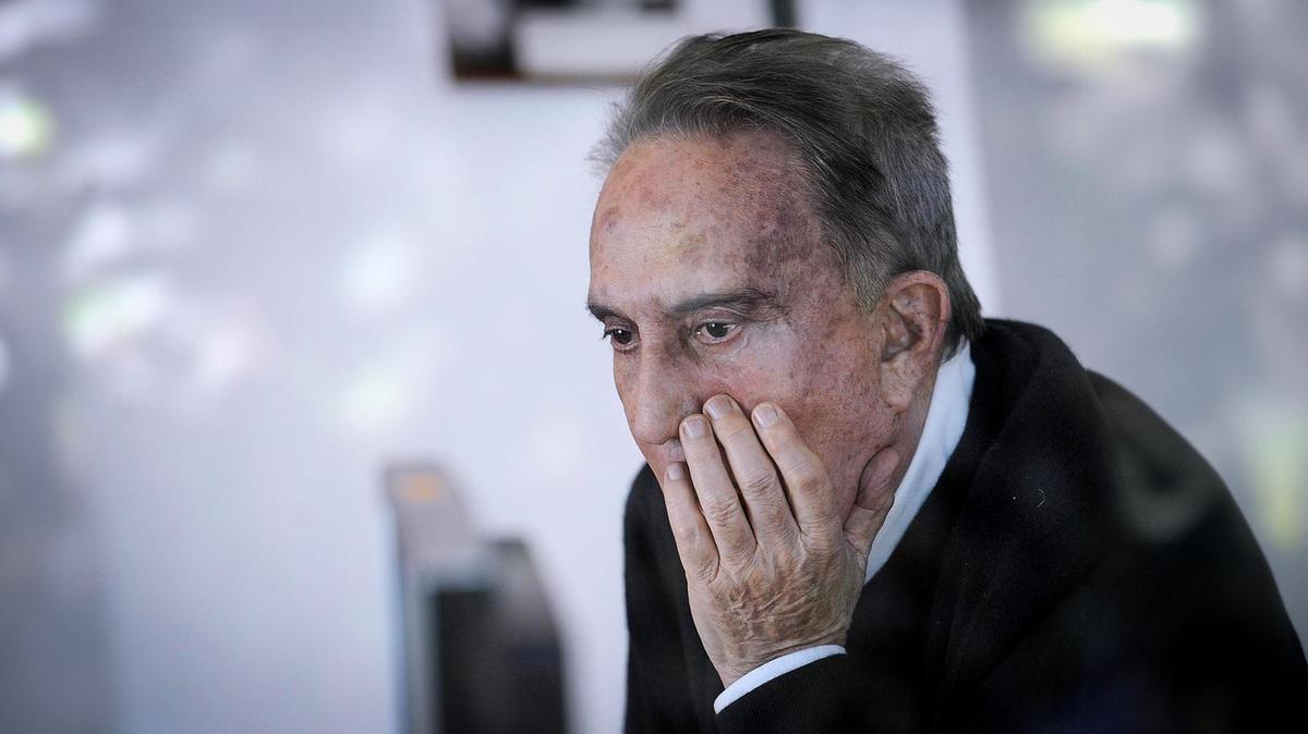 Emilio Fede in gravi condizioni di salute: il storico giornalista lotta per la vita a 94 anni